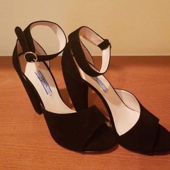 Shoes - Picture 2 of 4